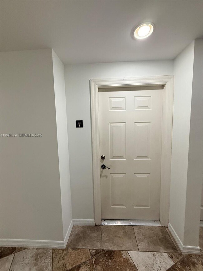 Foto del edificio - 2630 SW 28th St