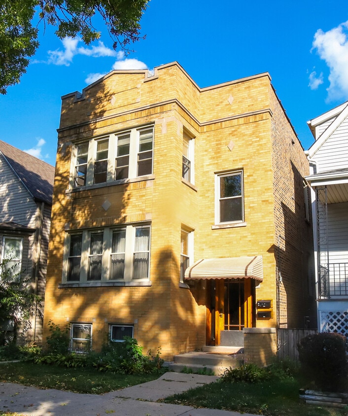 Foto principal - 3733 N Christiana Ave