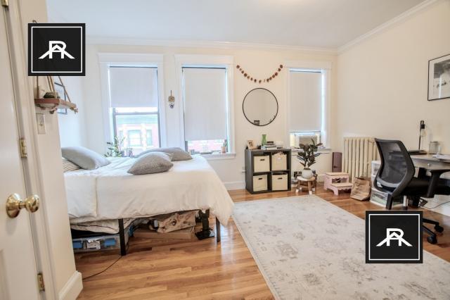 Foto del edificio - 4 bedroom in Allston MA 02134