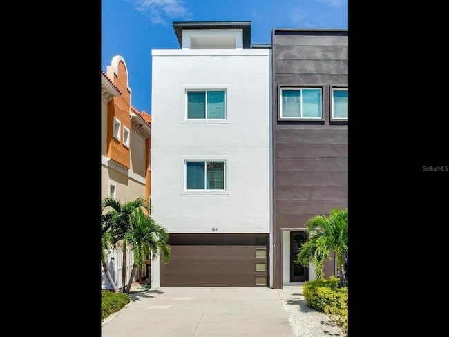 Building Photo - 154 175th Ave E