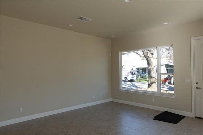 Building Photo - 310 Pedernales St
