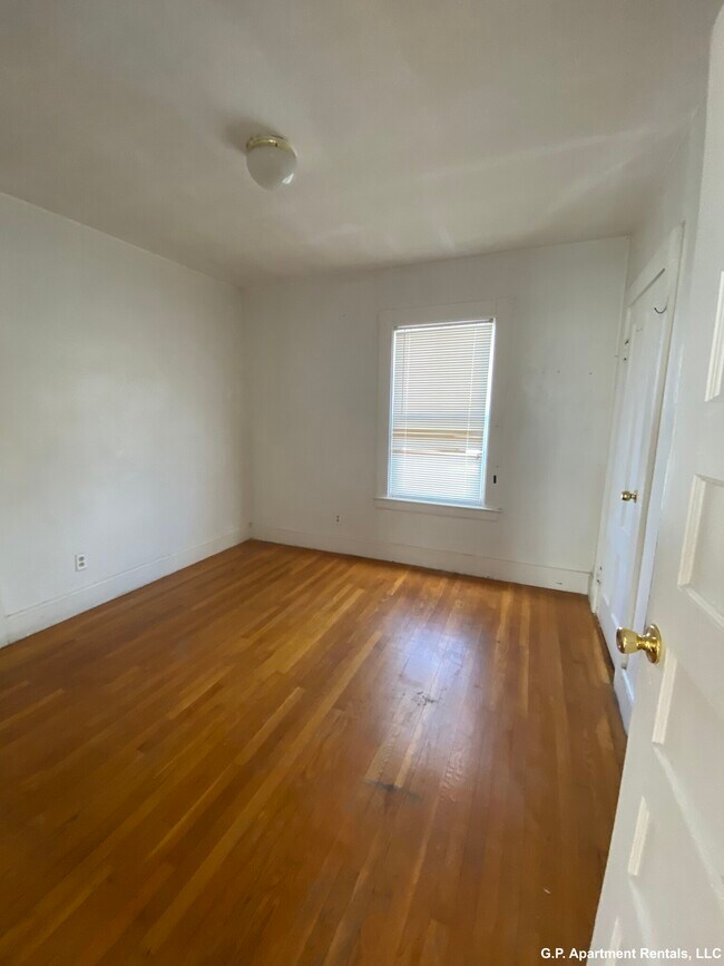 Building Photo - 41 Coburn St