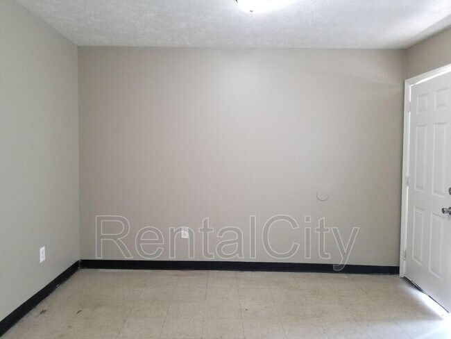 Building Photo - 1274 Fairground Rd