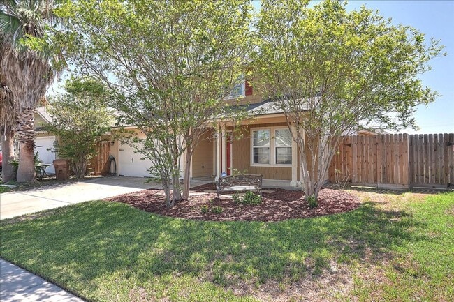 Building Photo - 2110 Encino Dr
