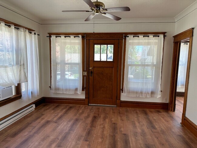 Foto del edificio - 2 Bedroom house for rent in The Dalles