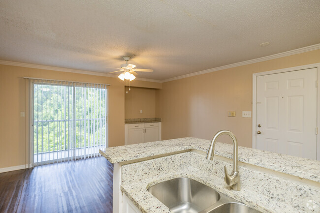 A1 Brentwood 1BR, 1BA - 650SF - Kitchen - Essex Place Luxury Apartments