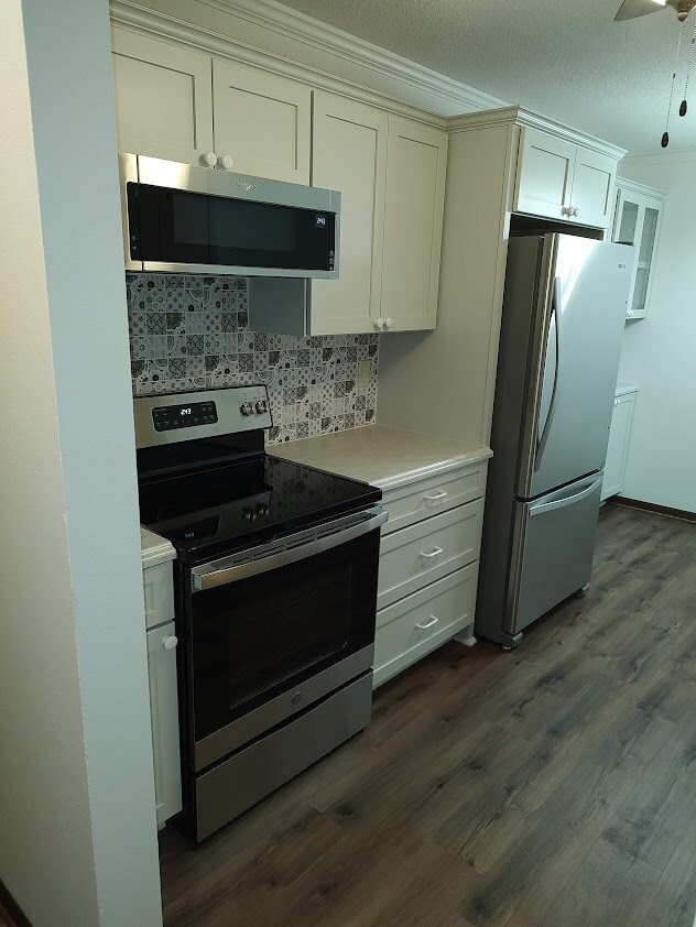 2076 Chateau Ct Unit 202, Grafton, WI 53024 Condo for Rent in Grafton