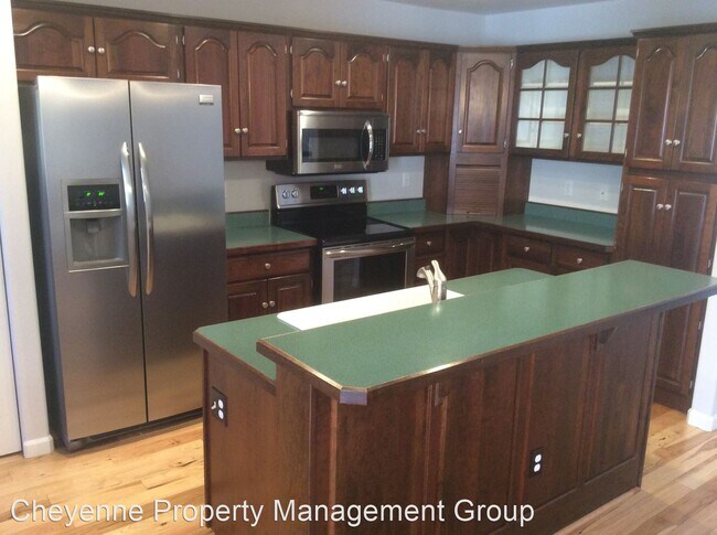 Foto del edificio - 3 br, 2.5 bath House - 5426 Sunset Dr.