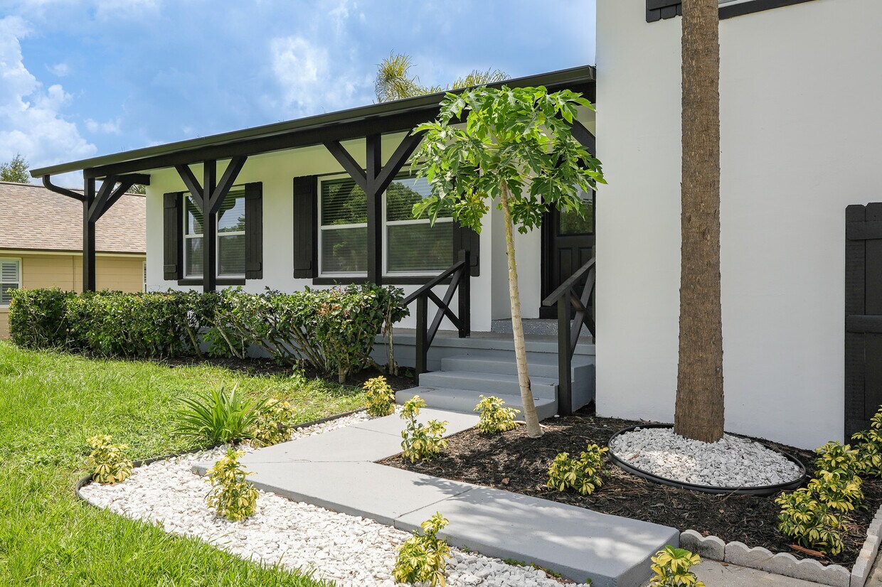 Primary Photo - 718 Mendoza Dr