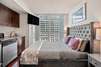 Building Photo - 209 Fort York Blvd