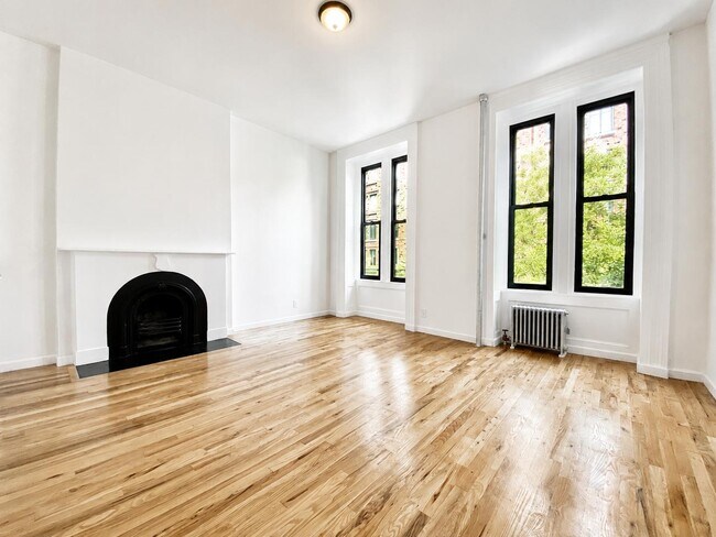 Building Photo - 54 W 9th St