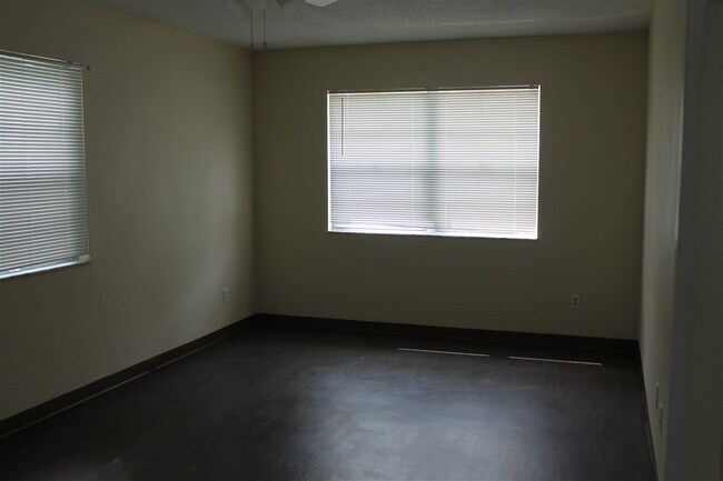 Building Photo - 58 Andora St