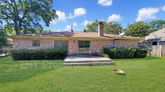 Foto del edificio - 1008 Val Verde Dr