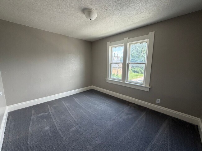 Foto del edificio - 2325 N Erie St