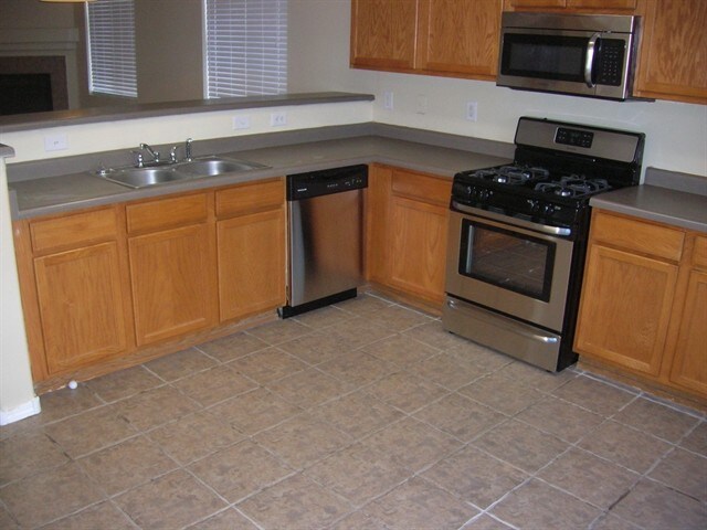 Foto del edificio - 10905 Serpentine Court NW