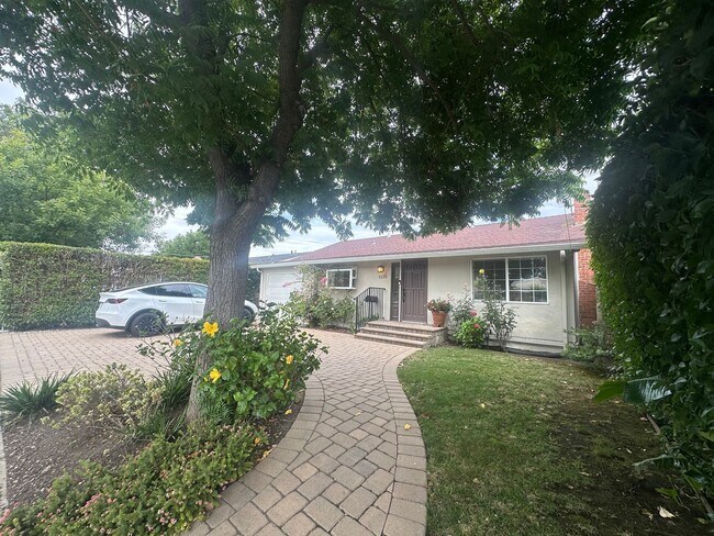 Foto del edificio - Beautiful Menlo Park Home near Facebook he...