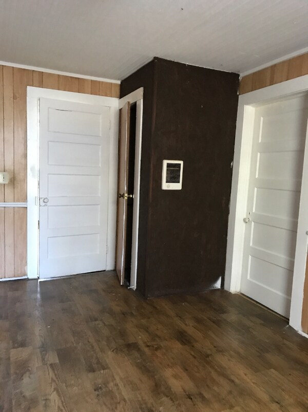 Building Photo - 2 Bedroom 1 Bathroom