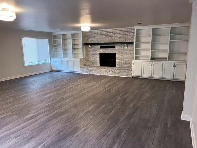 Building Photo - 709 Belmont Dr