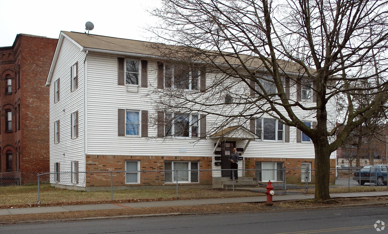 Primary Photo - 340 Appleton St