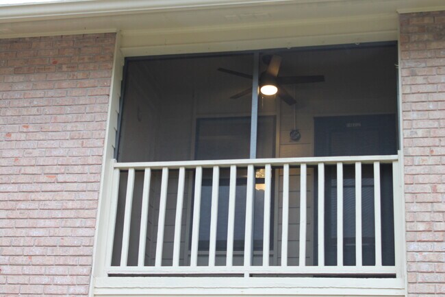 Foto del edificio - 5323 Blair Ln