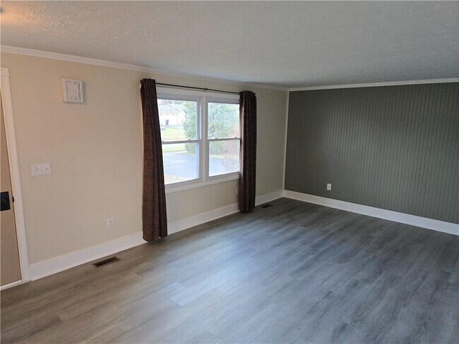 Foto del edificio - 103 Virginia Manor Rd