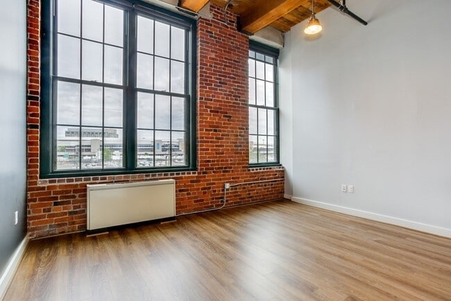 Building Photo - 63 Melcher St