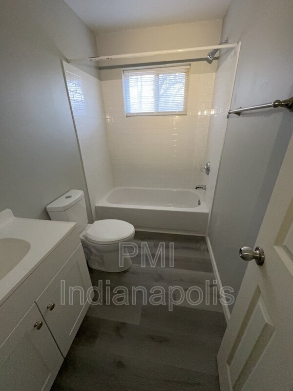 Building Photo - 6234 Eastridge Dr