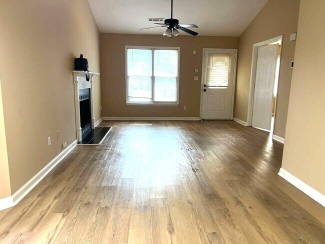 Foto del edificio - 8034 S Bay Ct