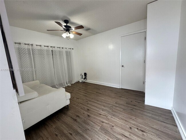 Foto del edificio - 17843 NW 63rd Ct
