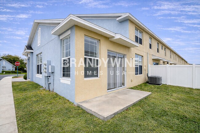 Foto del edificio - 9701 Carlsdale Dr