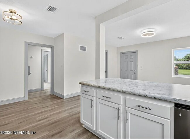 Foto del edificio - 1850 Harvester St