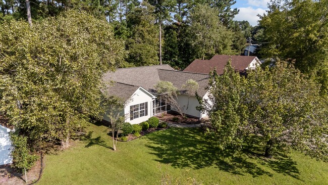 Building Photo - 104 Monterey Cir