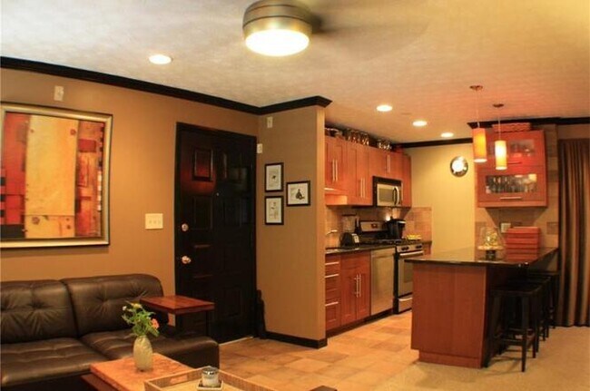 Foto del edificio - 1318 Summit North Dr NE