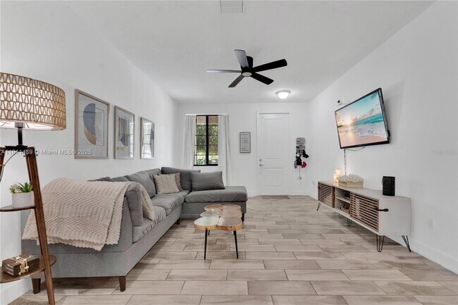 Foto del edificio - 3374 NW 5th St