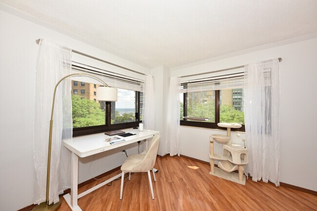 Foto del edificio - 1633 N Prospect Ave