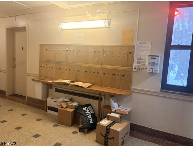 Foto del edificio - 3021 Edwin Ave