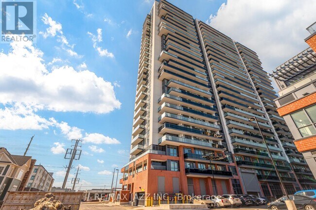 Building Photo - 2545-2545 Simcoe St N