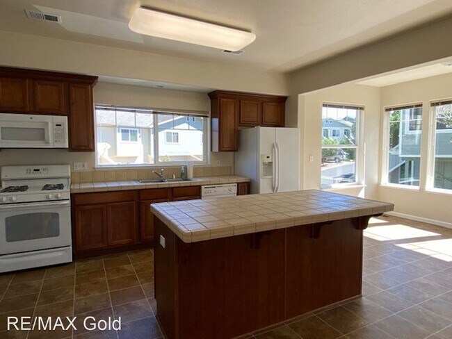 Building Photo - 3 br, 2.5 bath House - 530 Preston Burr Lane