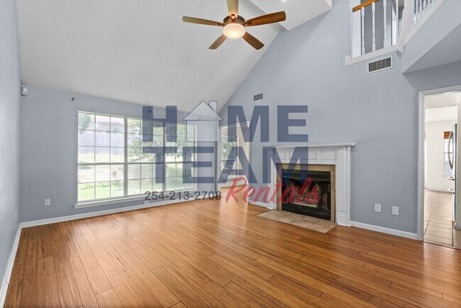 Foto del edificio - 714 Silver Creek Dr