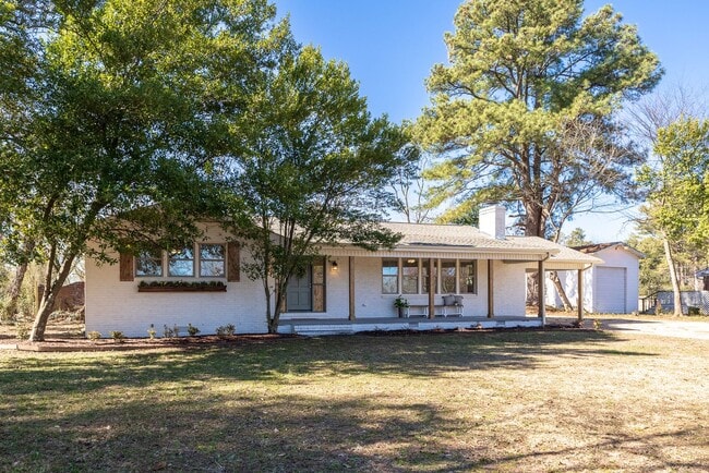 Building Photo - Close to downtown Athens! Beautifully renovated home with charm!