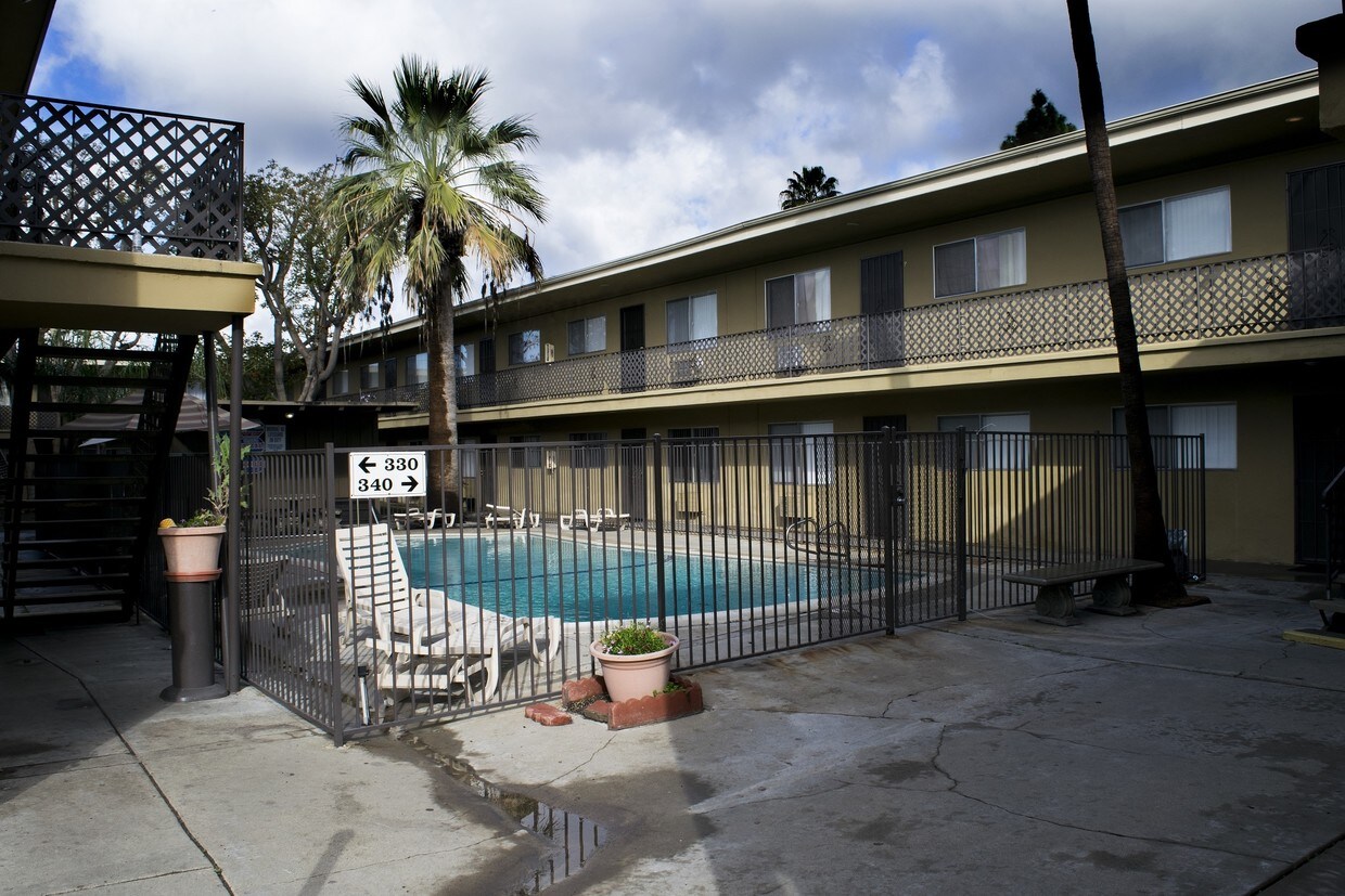 Palm Terrace Apartments in El Cajon, CA