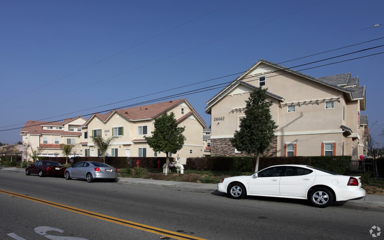Building Photo - 24426-24442 Dracaea Ave