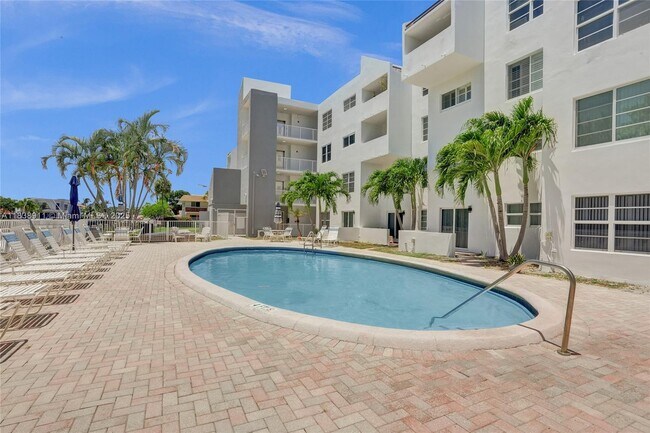 Foto del edificio - 2840 NE 14th Street Causeway