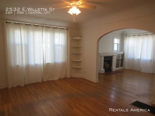 Building Photo - Charming 1930's Spanish Bungalow
