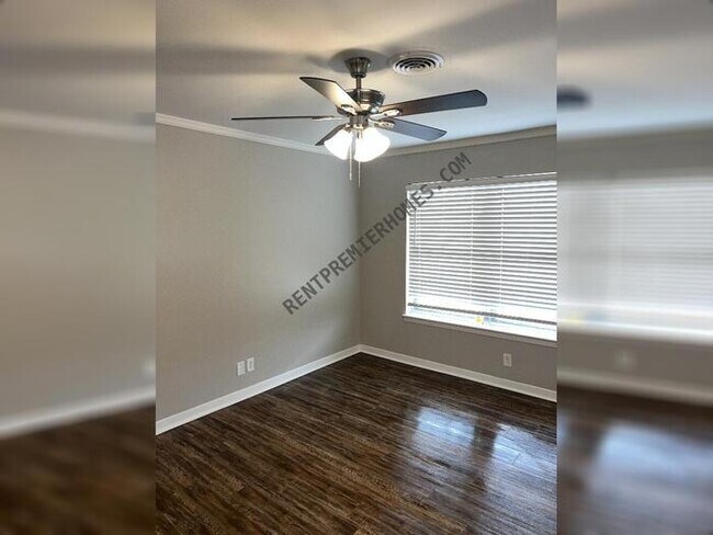 Foto del edificio - 4811 Seabreeze Dr