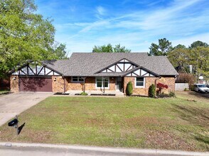 Building Photo - 1144 N Faulkner Dr