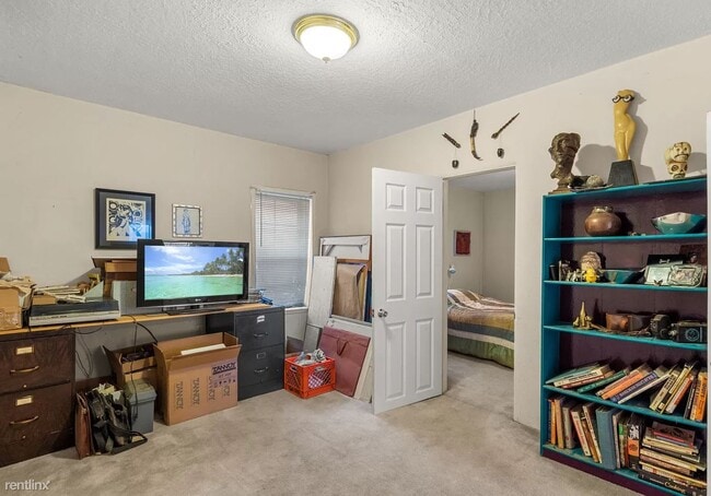 Building Photo - 2 br, 1 bath House - 1108 La Vega Drive So...