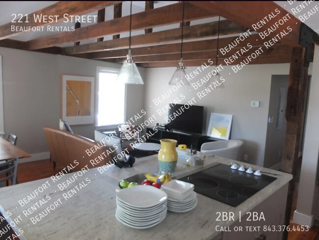 Building Photo - 221 West Street
