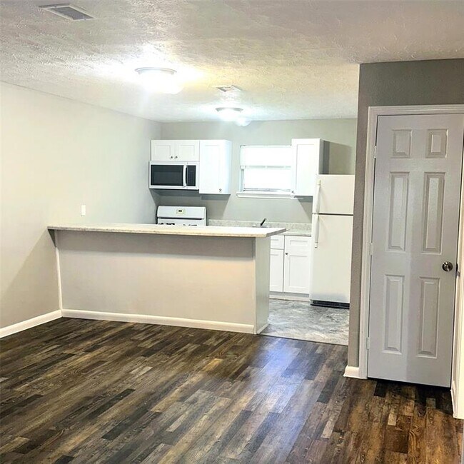 Building Photo - 3633 N MacGregor Way