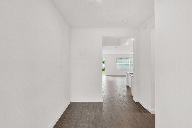 Building Photo - 4989 Navali Dr